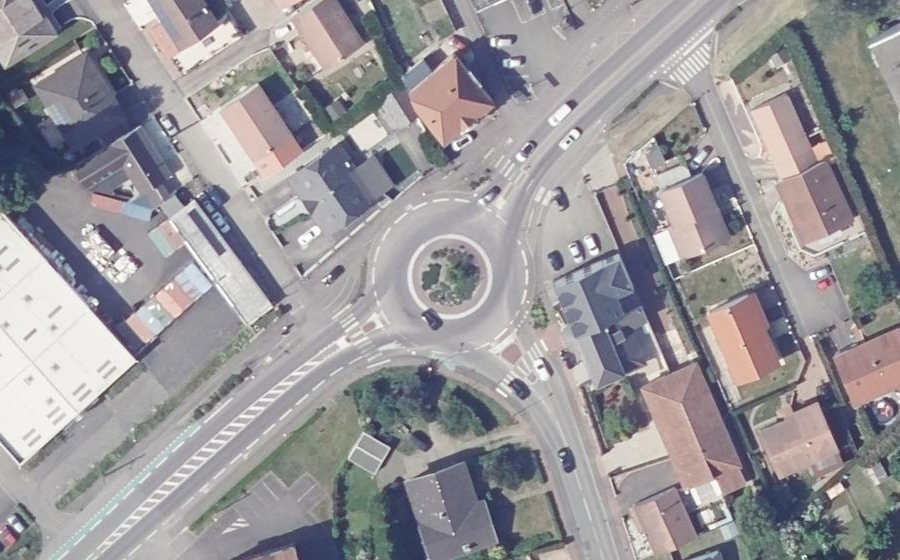 Vue aérienne du Rond-point anonyme n°30282321