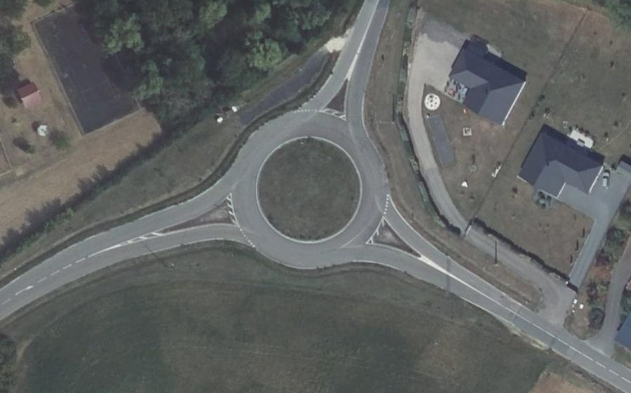 Vue aérienne du Rond-point anonyme n°30286587