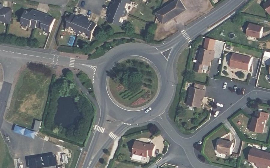 Vue aérienne du Rond-point anonyme n°30303030