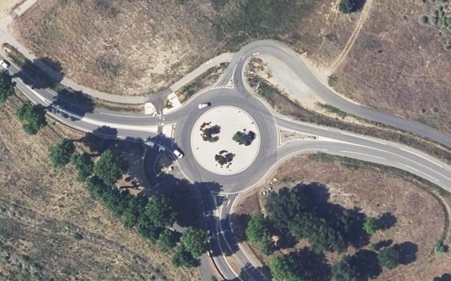Vue aérienne du Rond-point anonyme n°30305677