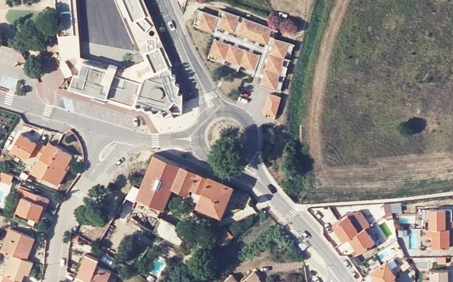 Vue aérienne du Rond-point anonyme n°30309621