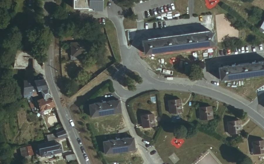 Vue aérienne du Rond-point anonyme n°303146560