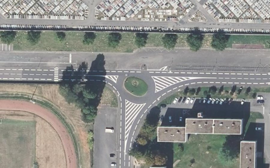 Vue aérienne du Rond-point anonyme n°303210323
