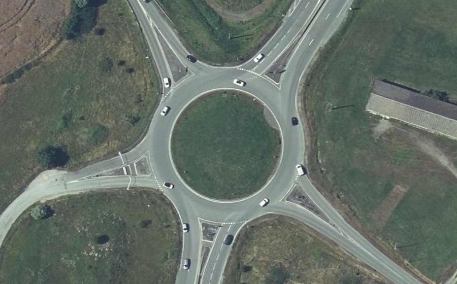 Vue aérienne du Rond-point anonyme n°30323477