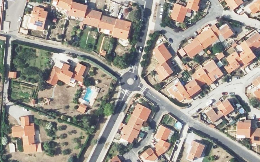Vue aérienne du Rond-point anonyme n°30392070