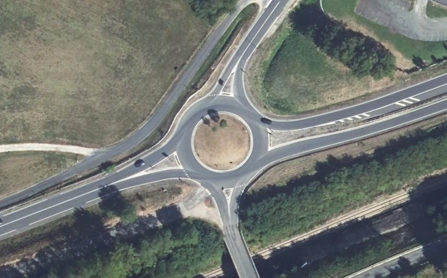 Vue aérienne du Rond-point anonyme n°30406696