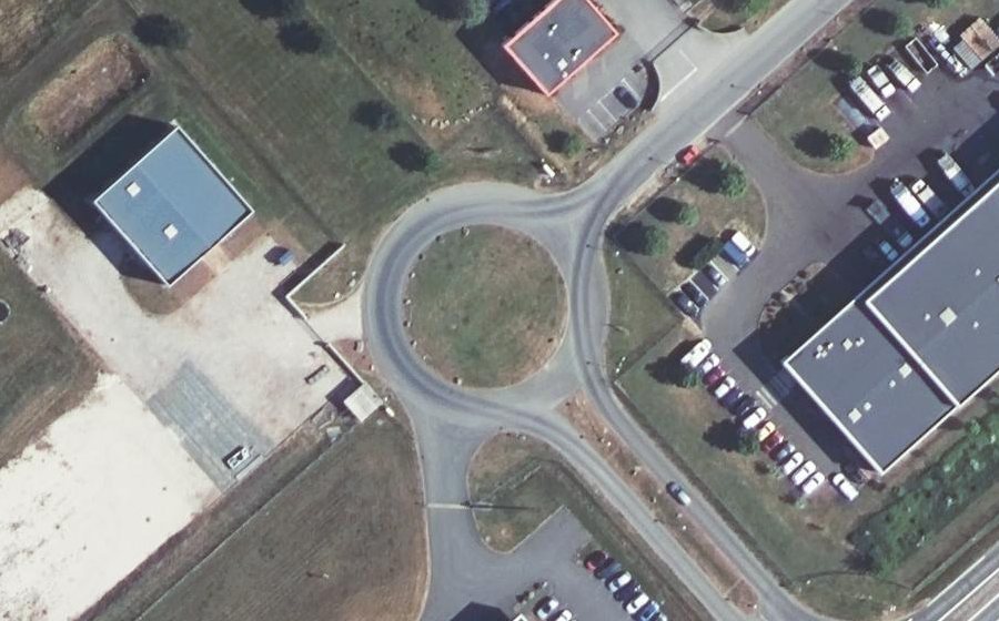 Vue aérienne du Rond-point anonyme n°304115300