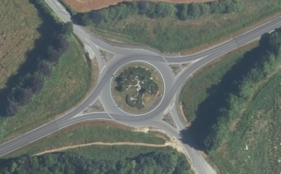 Vue aérienne du Rond-point anonyme n°30412864