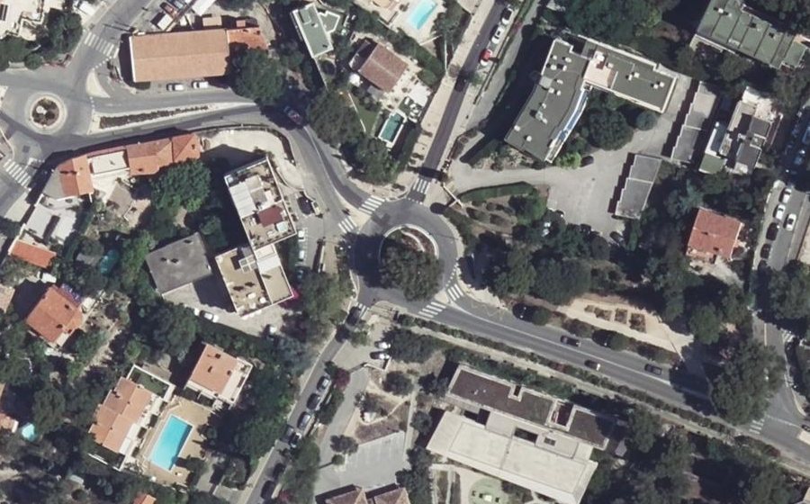 Vue aérienne du Rond-point anonyme n°30414564