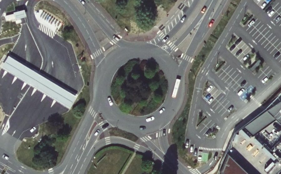 Vue aérienne du Rond-point anonyme n°30415309