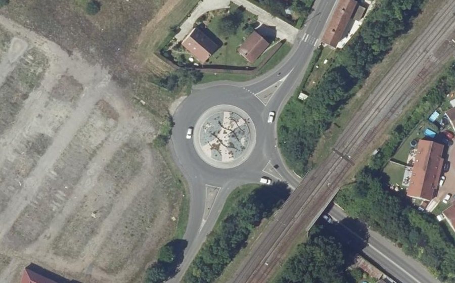 Vue aérienne du Rond-point anonyme n°30426136