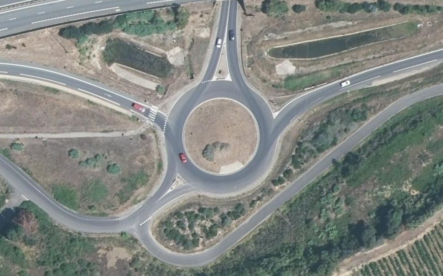 Vue aérienne du Rond-point anonyme n°30432794