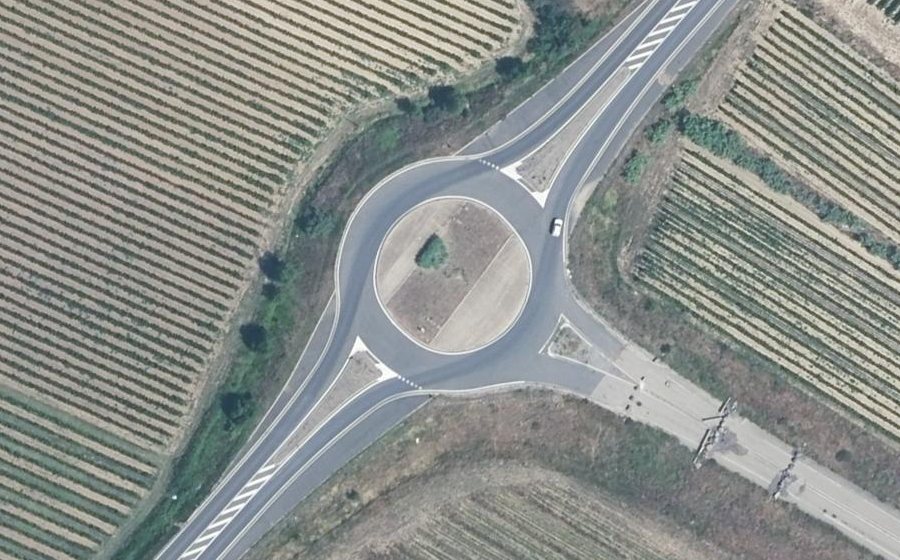 Vue aérienne du Rond-point anonyme n°30433786