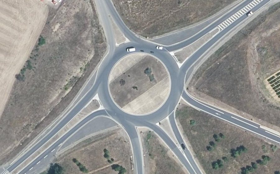 Vue aérienne du Rond-point anonyme n°30433874
