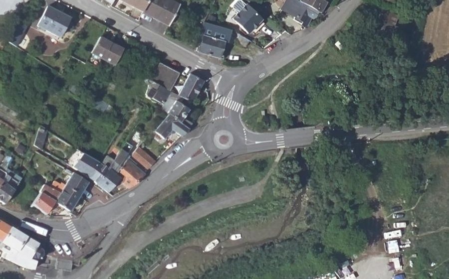 Vue aérienne du Rond-point anonyme n°30434417