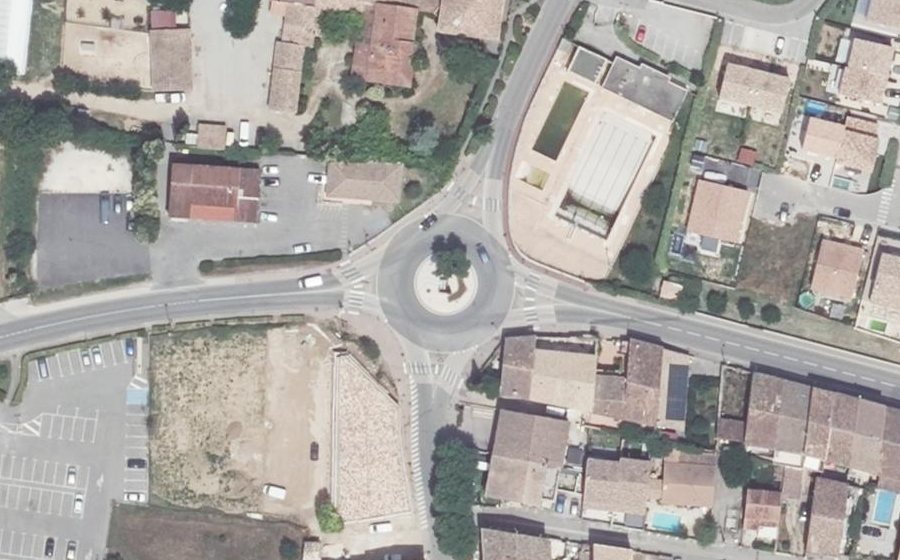 Vue aérienne du Rond-point anonyme n°30436895