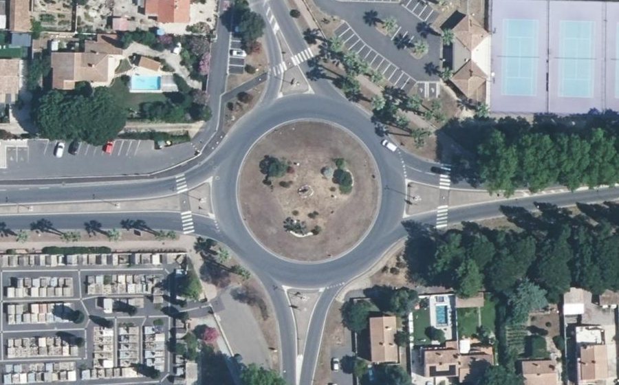 Vue aérienne du Rond-point anonyme n°30438370