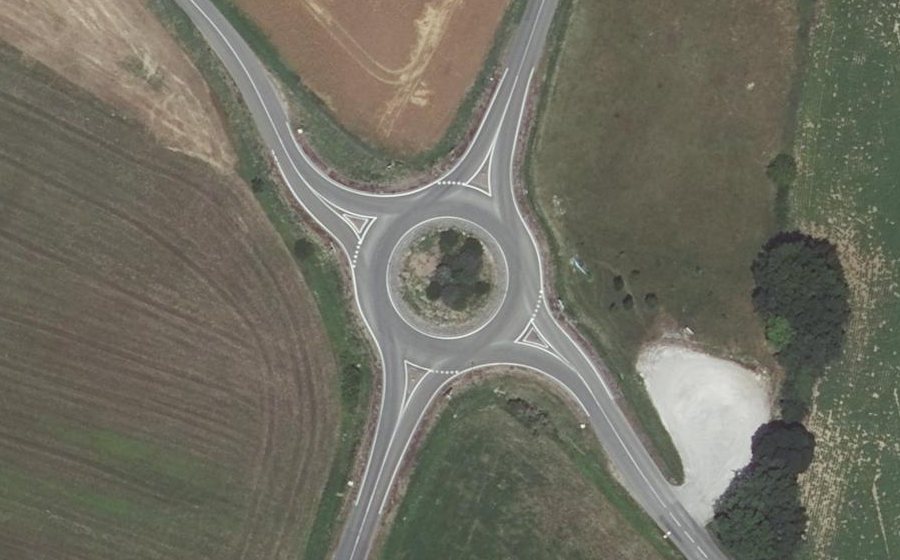 Vue aérienne du Rond-point anonyme n°30453349