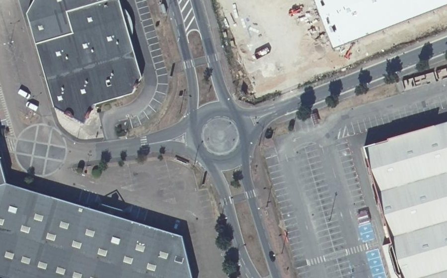 Vue aérienne du Rond-point anonyme n°30492039