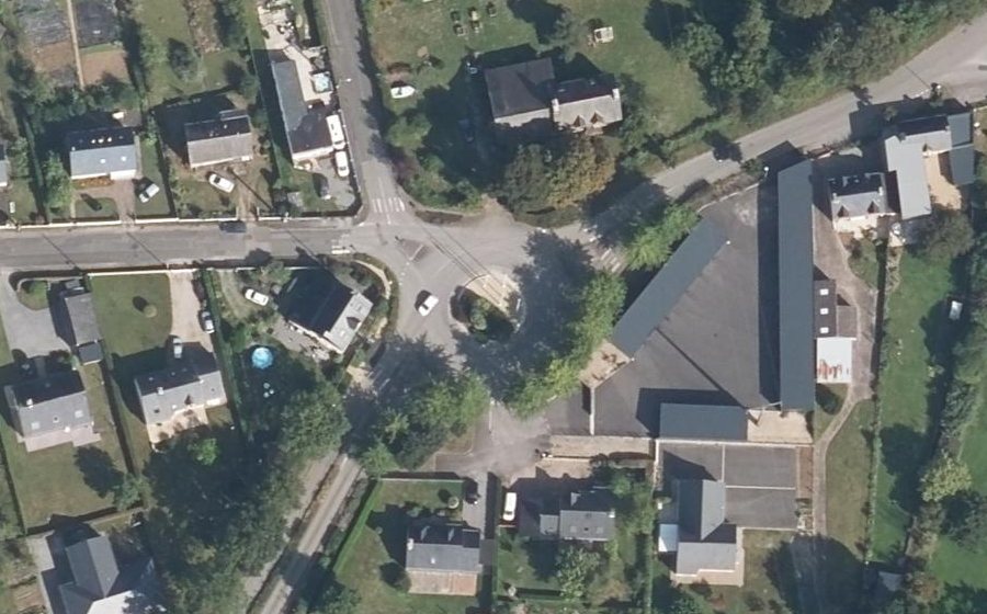 Vue aérienne du Rond-point anonyme n°30503473