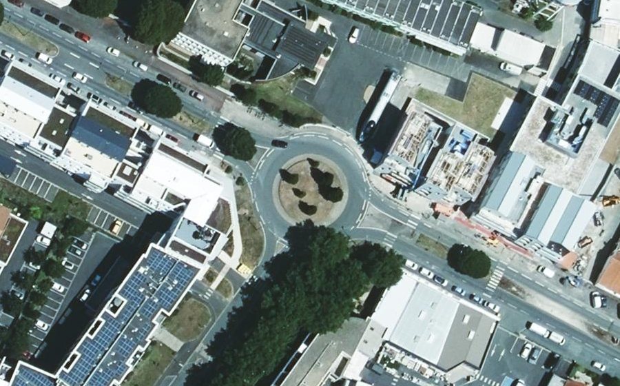 Vue aérienne du Rond-point anonyme n°305106200