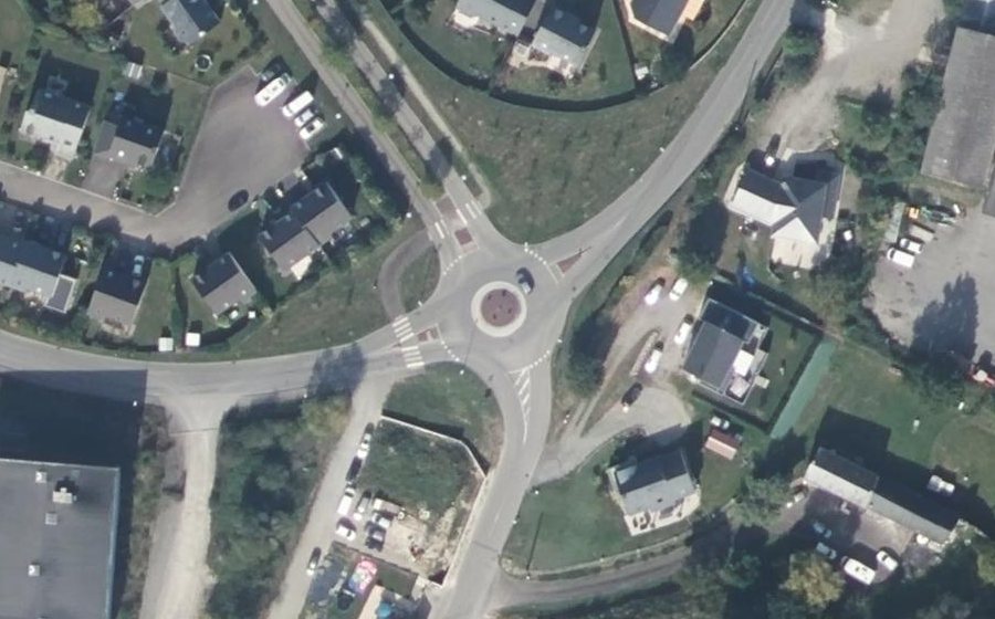 Vue aérienne du Rond-point anonyme n°305157001