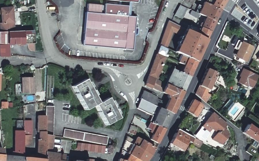 Vue aérienne du Rond-point anonyme n°305786967
