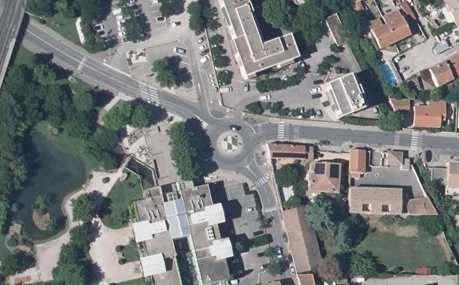 Vue aérienne du Route d'Entraigues