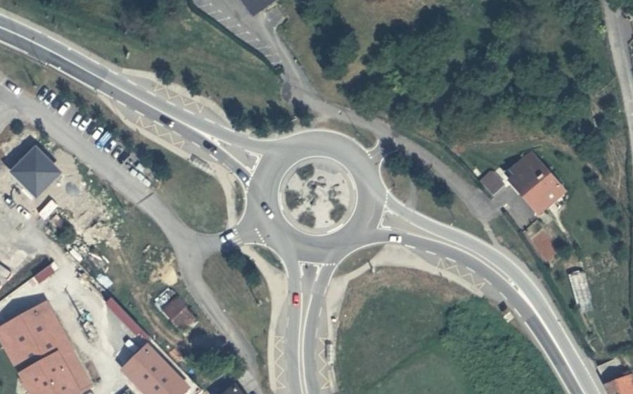 Vue aérienne du Rond-point anonyme n°30607159