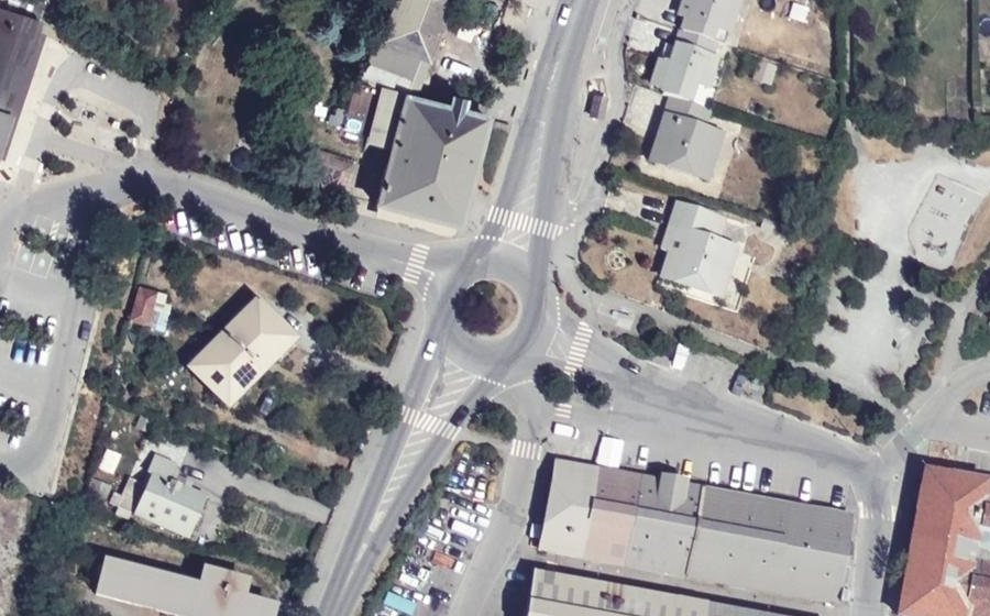 Vue aérienne du Rond-point anonyme n°30610362