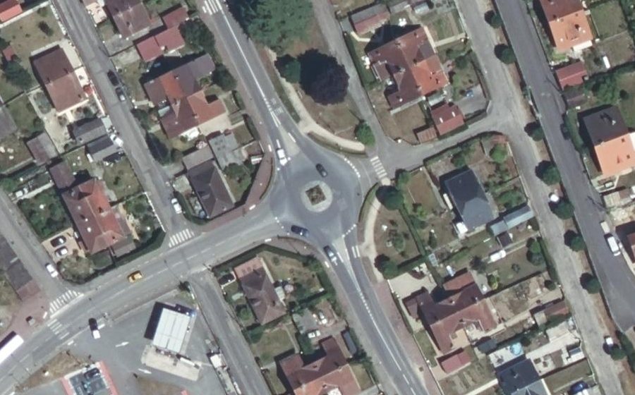 Vue aérienne du Rond-point anonyme n°30623886
