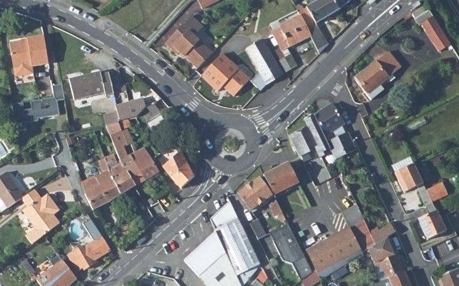 Vue aérienne du Rond-point anonyme n°30627066
