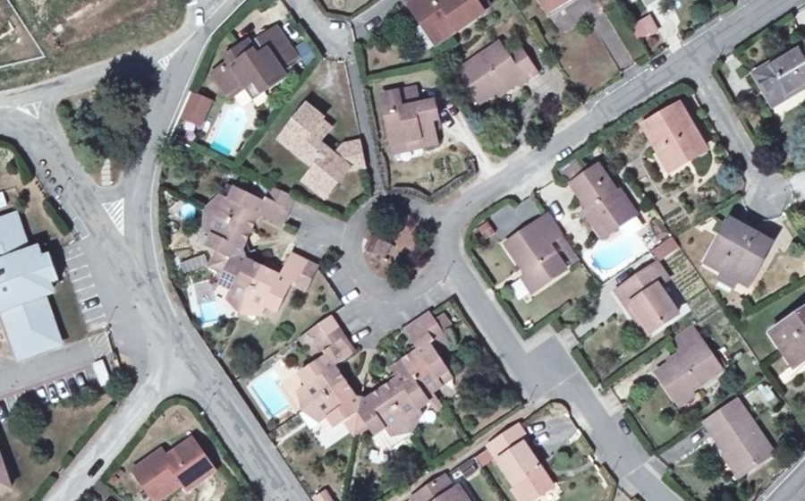 Vue aérienne du Rond-point anonyme n°30629082