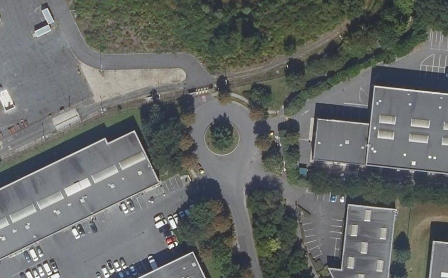 Vue aérienne du Rond-point anonyme n°30631466