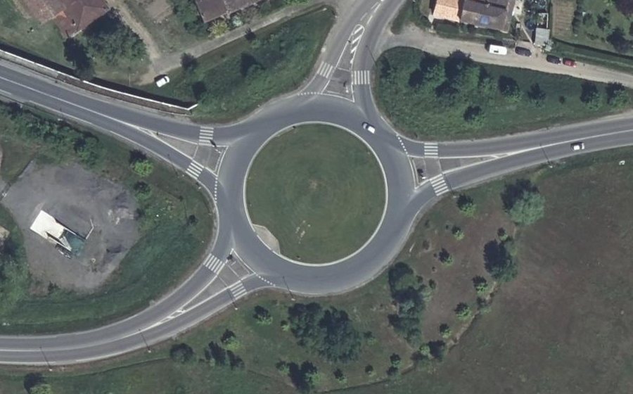 Vue aérienne du Rond-point anonyme n°30664027