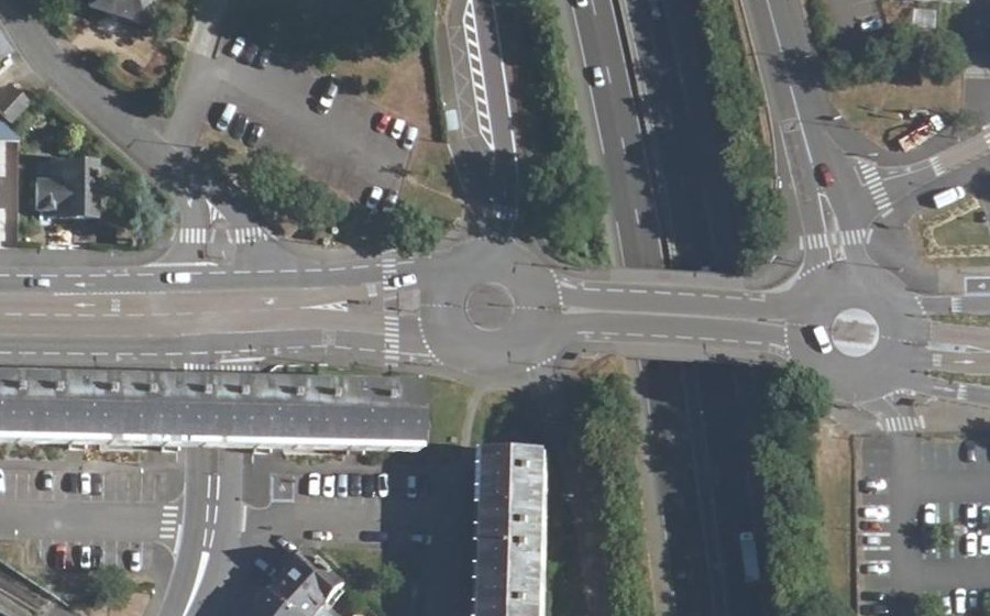 Vue aérienne du Rond-point anonyme n°307009710