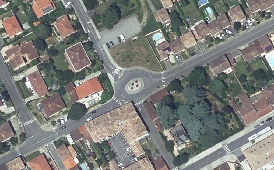 Vue aérienne du Rond-point anonyme n°307060035