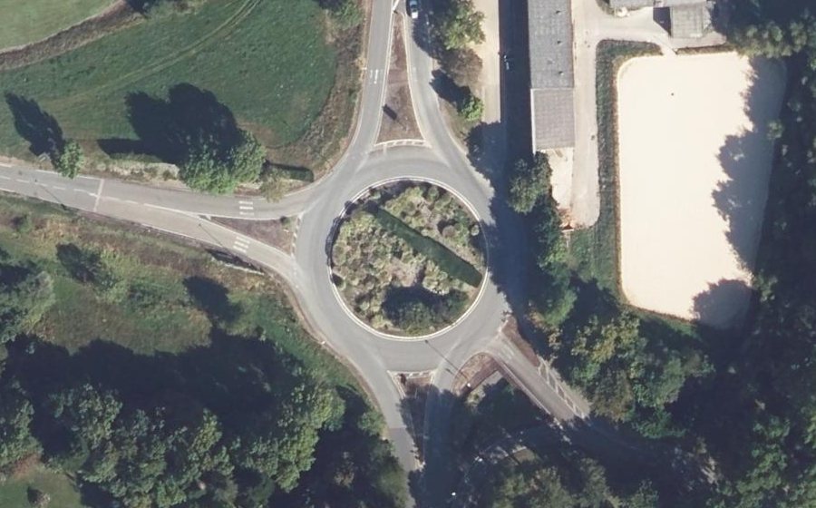 Vue aérienne du Rond-point anonyme n°30706464