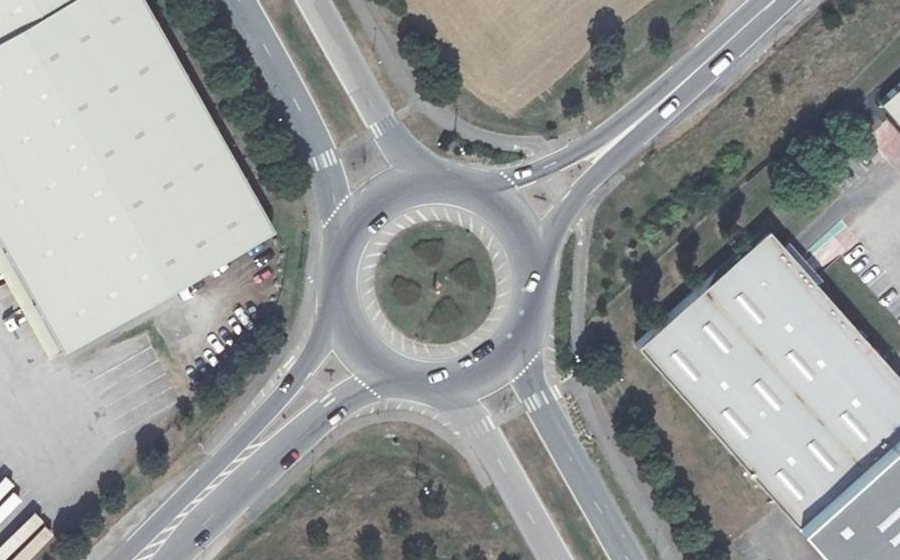 Vue aérienne du Rond-point anonyme n°307282014
