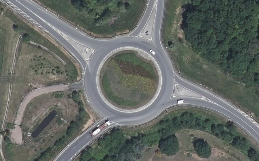 Vue aérienne du Rond-point anonyme n°307455101