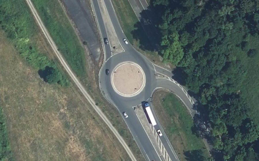 Vue aérienne du Rond-point anonyme n°30753873