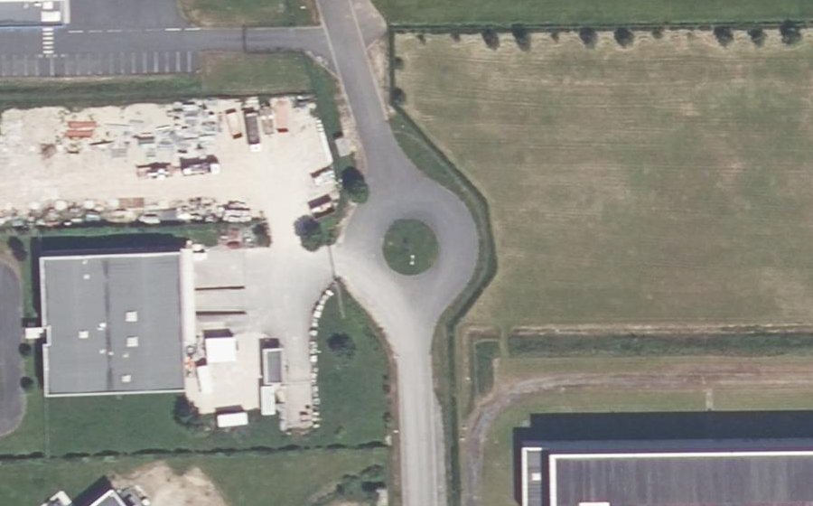 Vue aérienne du Rond-point anonyme n°308372058
