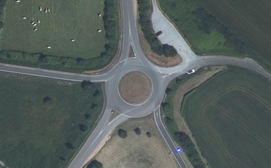 Vue aérienne du Rond-point anonyme n°30842725