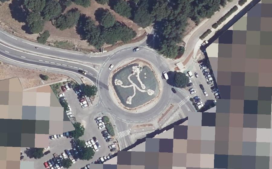 Vue aérienne du Rond-point anonyme n°30847634