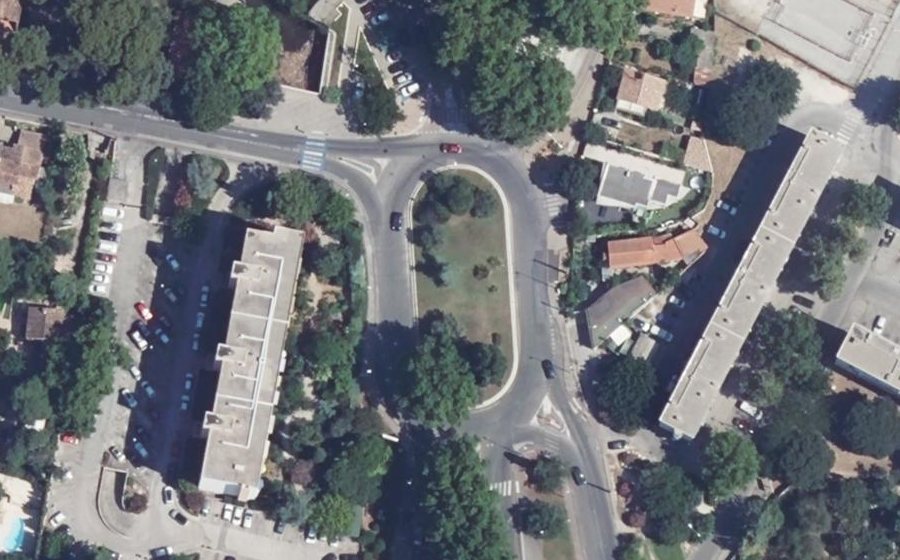 Vue aérienne du Rond-point anonyme n°30847665
