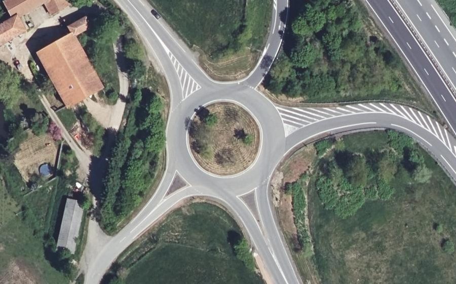 Vue aérienne du Rond-point anonyme n°30859046