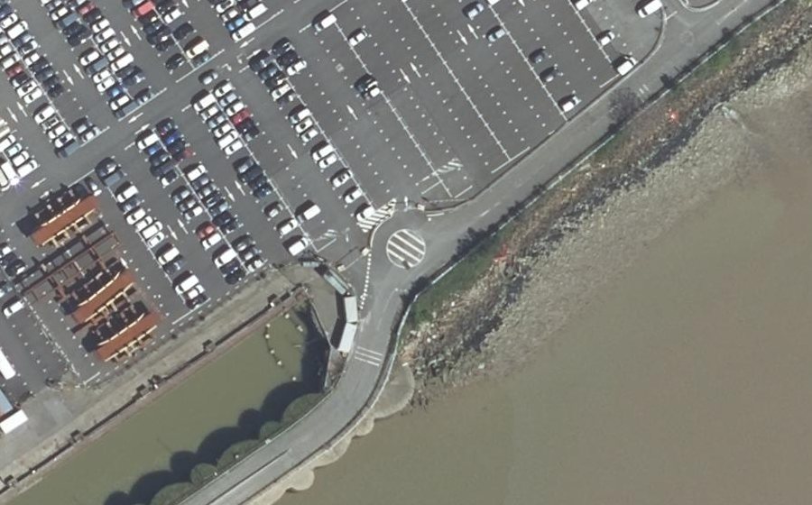 Vue aérienne du Rond-point anonyme n°308894716