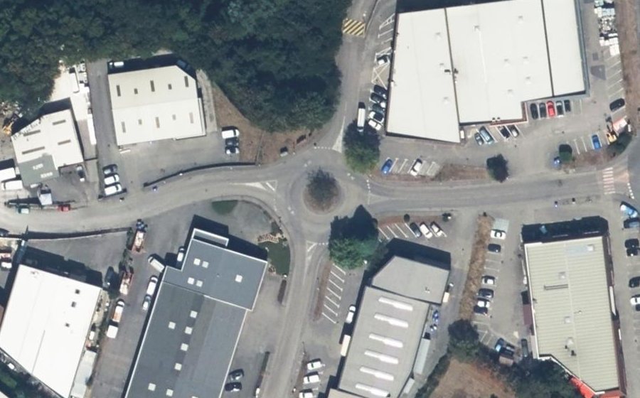 Vue aérienne du Rond-point anonyme n°30894882