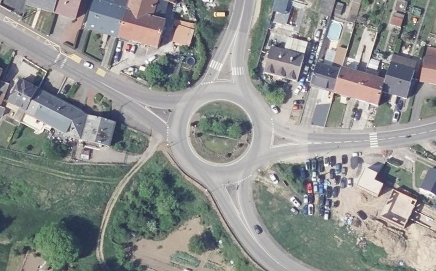 Vue aérienne du Rond-point anonyme n°30901079