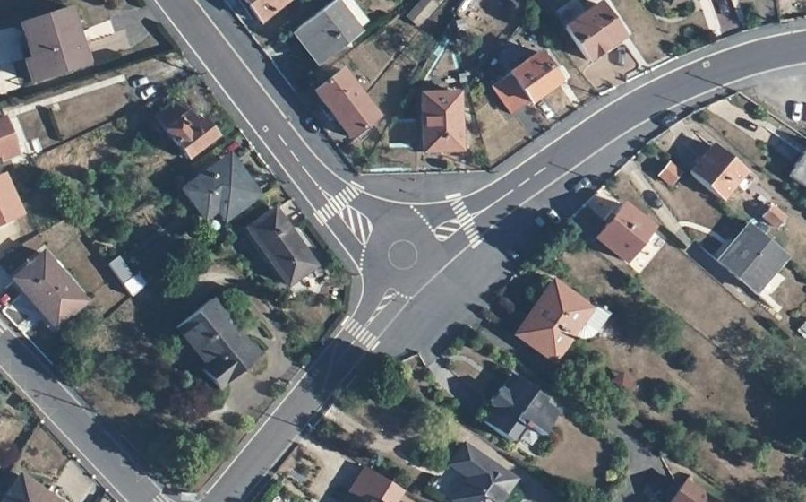 Vue aérienne du Rond-point anonyme n°309102624